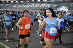 BIB: 51269, 51831
                            <button type="button" onclick="openModal(10462556)" class="btn btn-primary btn-sm float-right btn-popup" data-toggle="modal" data-target=".modal-high-quality">
                        <i class="fas fa-shopping-cart"></i> Add to Cart
                    </button>
                                            <button type="button" onclick="isThisMe(10462556, true)" class="btn btn-success btn-sm float-right btn-popup btn-isme hidden" data-toggle="tooltip" data-placement="bottom" title="นี่คือรูปของคุณใช่ไหม คลิกที่นี่เพื่อเอาเข้าอัลบั้ม">
                        <i class="fas fa-plus"></i> Add to album
                    </button>
                    <button type="button" onclick="isThisMe(10462556, false)" class="btn btn-warning btn-sm float-right btn-popup btn-isnotme hidden">
                        <i class="fas fa-ban"></i> Remove from album
                    </button>